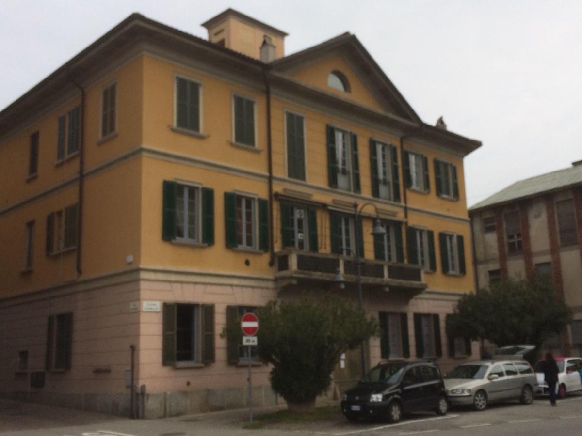 Garibaldi 1 Villa Angera Exteriör bild